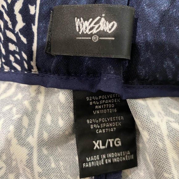 Mossimo Patterned Shorts - Picture 4 of 5